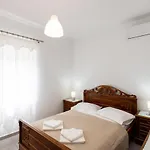 Peris Καμάρες